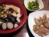 豆腐と茄子の中華風蒸し鍋、アスパラガス、焼餃子